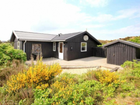 Three-Bedroom Holiday home in Henne 9